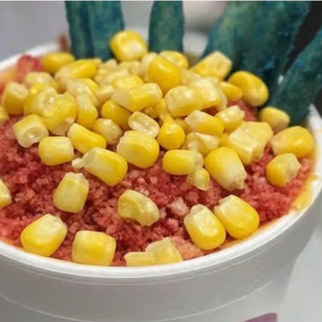 Maíz con Hot Cheetos / Corn with Cheetos.