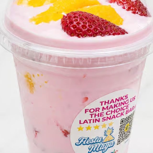 Frutas Frescas con Crema / Fresh Fruit with Cream.